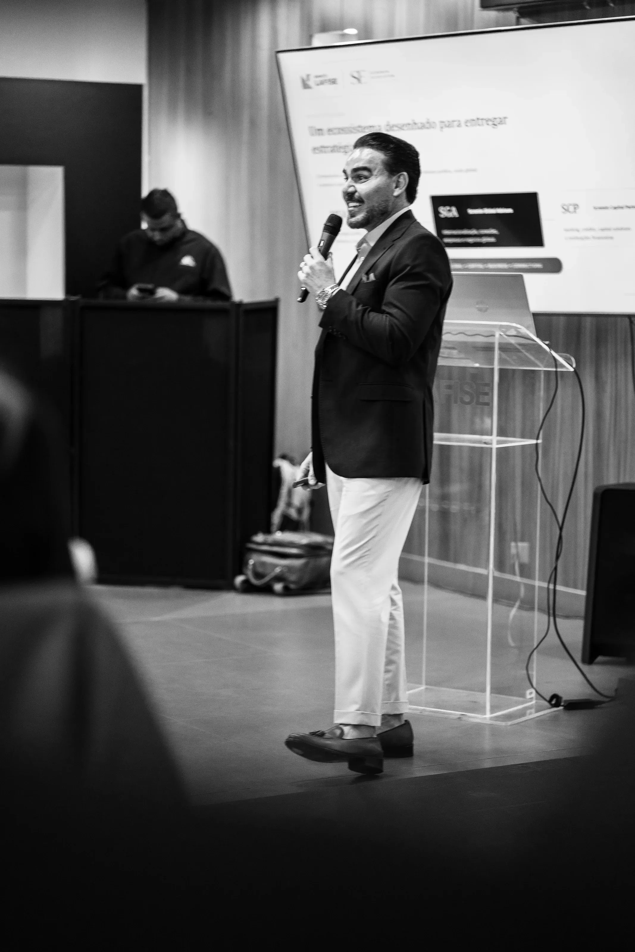 Ponente invitado durante el LAFISE Business Forum