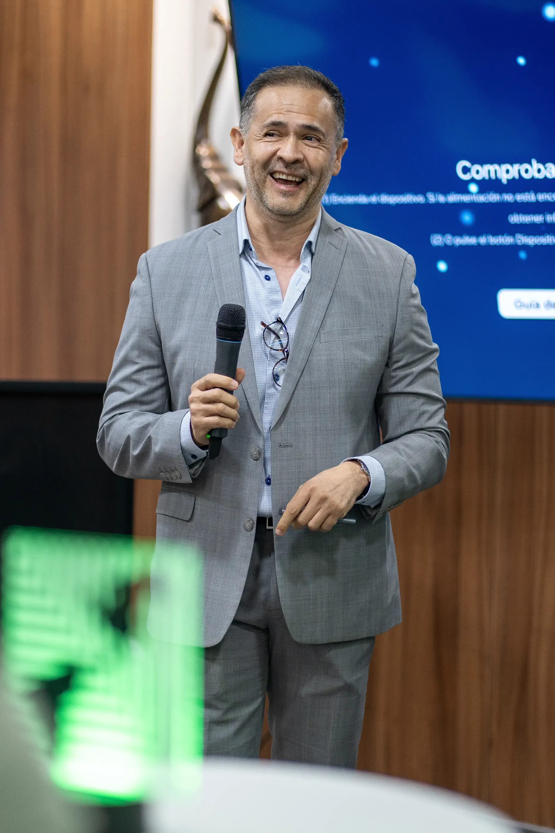 Harold H. Mesa durante su intervención como ponente