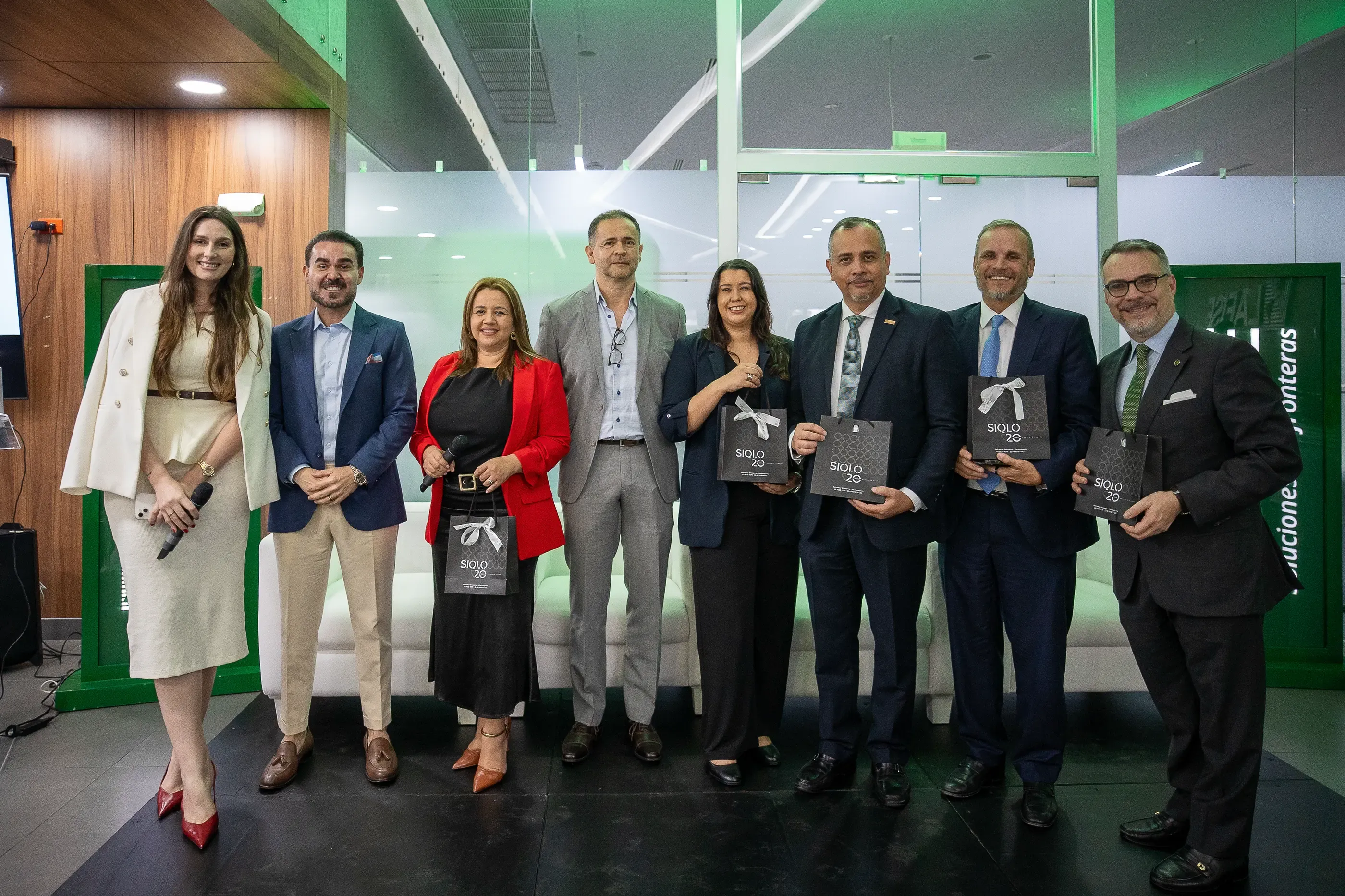 Participantes y representantes institucionales del LAFISE Business Forum